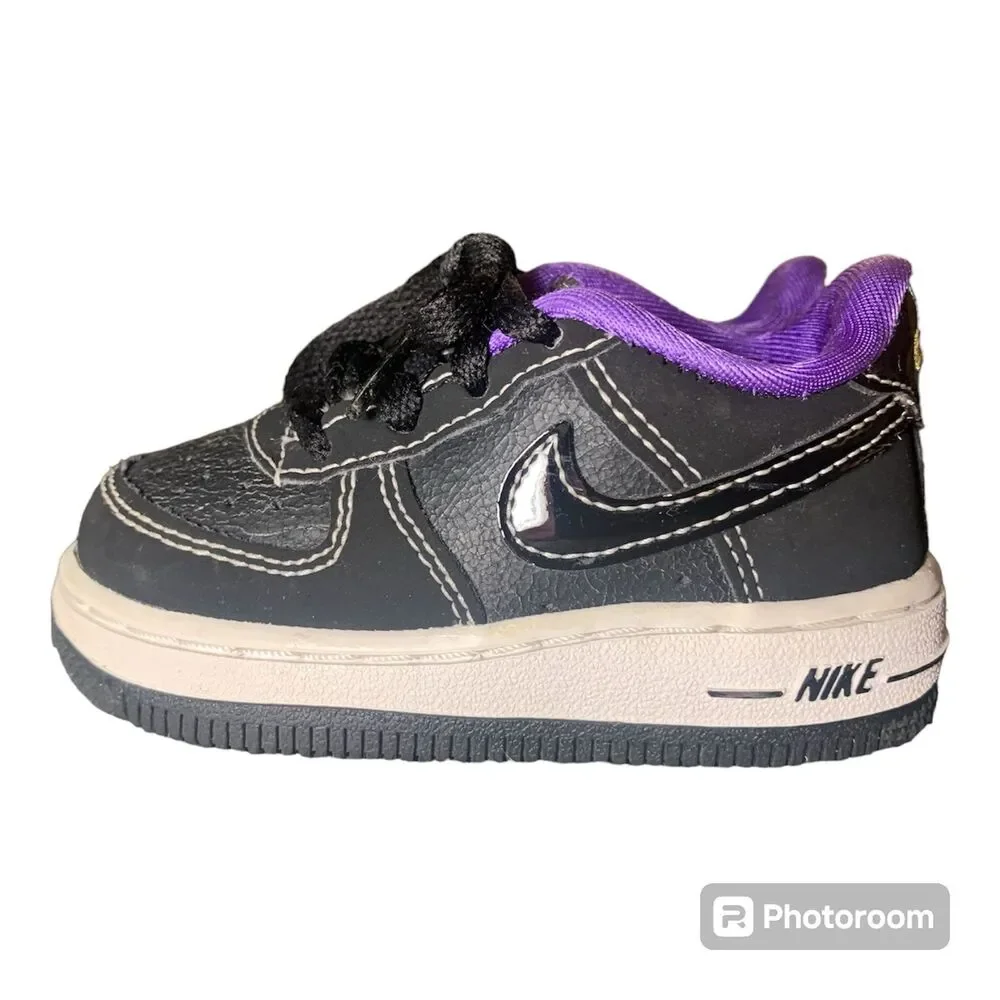 NIKE AIR FORCE 1 LOW '07 LV8 EMB WORLD CHAMPION - LAKERS Shoes